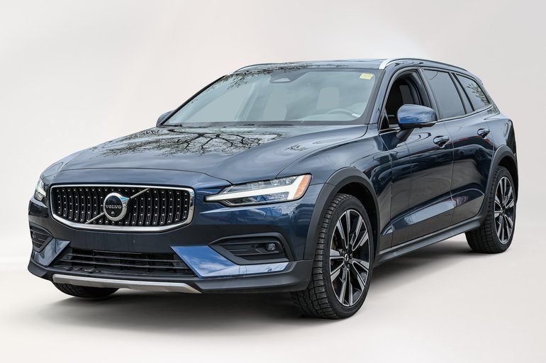 Volvo V60 Cross Country B5 AWD Plus 2023