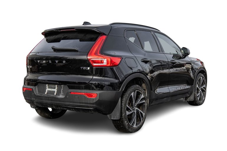 2022 Volvo XC40