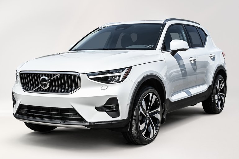 Volvo XC40 B5 AWD Plus Bright Theme 2024