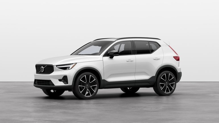 2025 Volvo XC40 Plus Dark