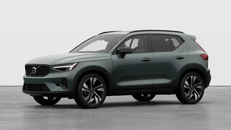 2026 Volvo XC40 B5 AWD Plus Dark Theme