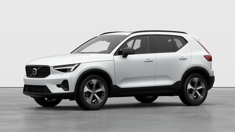 2026 Volvo XC40 B5 AWD Plus Dark Theme