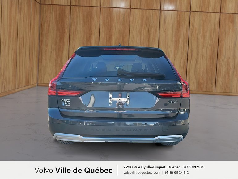 2022 Volvo V90
