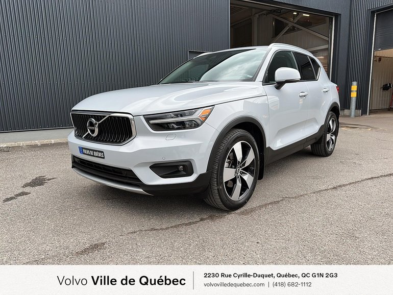 Volvo XC40 Momentum 2022
