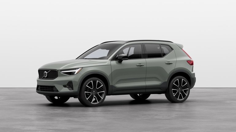 2025 Volvo XC40 Plus Dark Theme