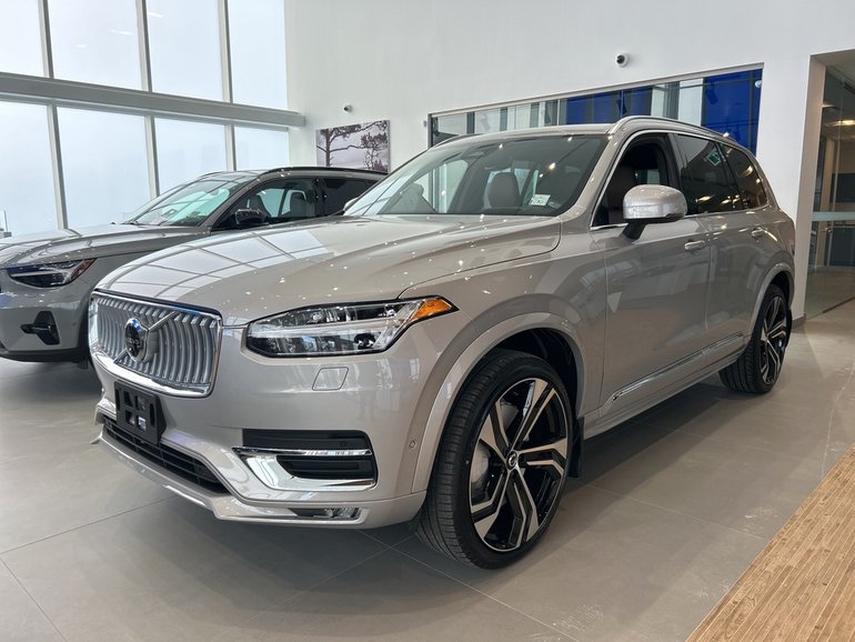 2025 Volvo XC90 Ultra Bright Theme