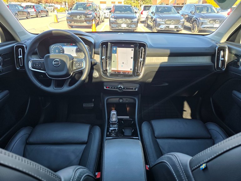 2022 Volvo XC40