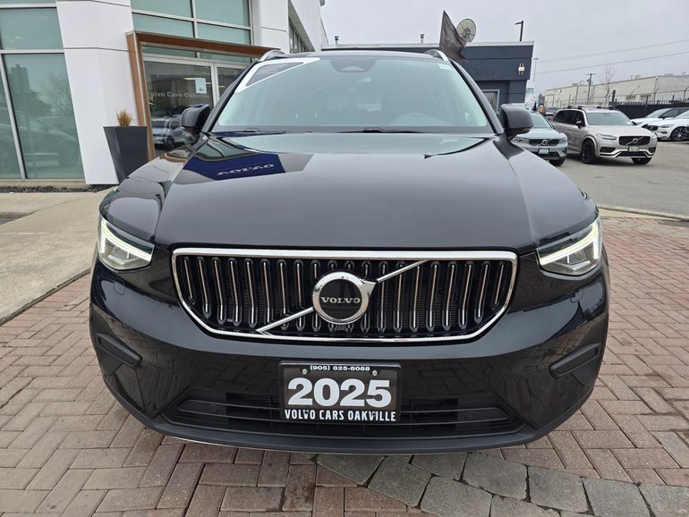 2025 Volvo XC40