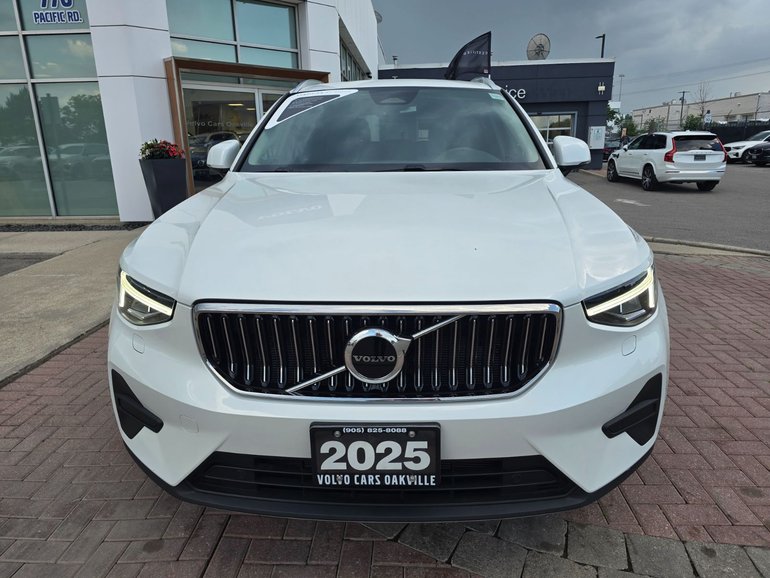 2025 Volvo XC40