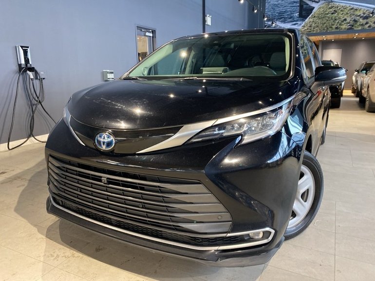2022 Toyota Sienna Hybrid