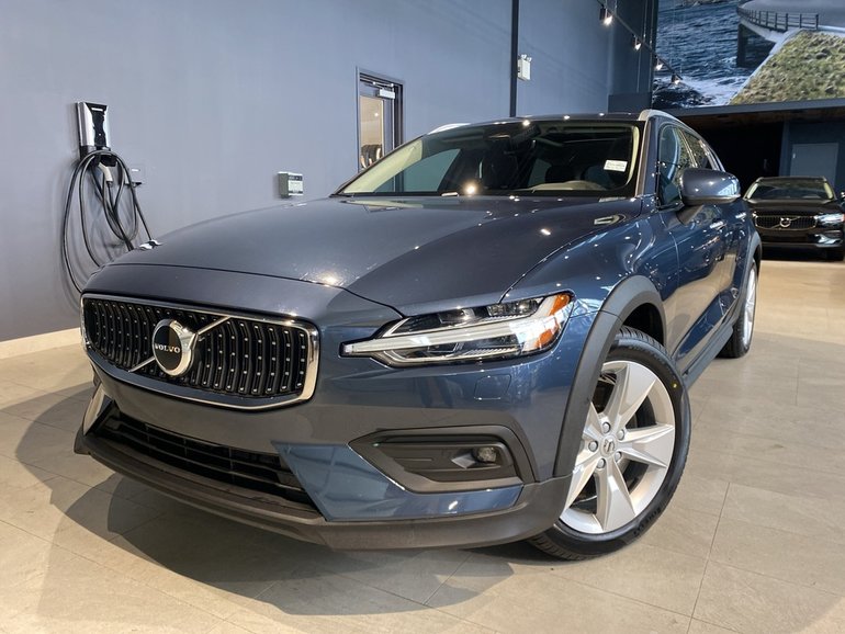 2025 Volvo V60 Cross Country