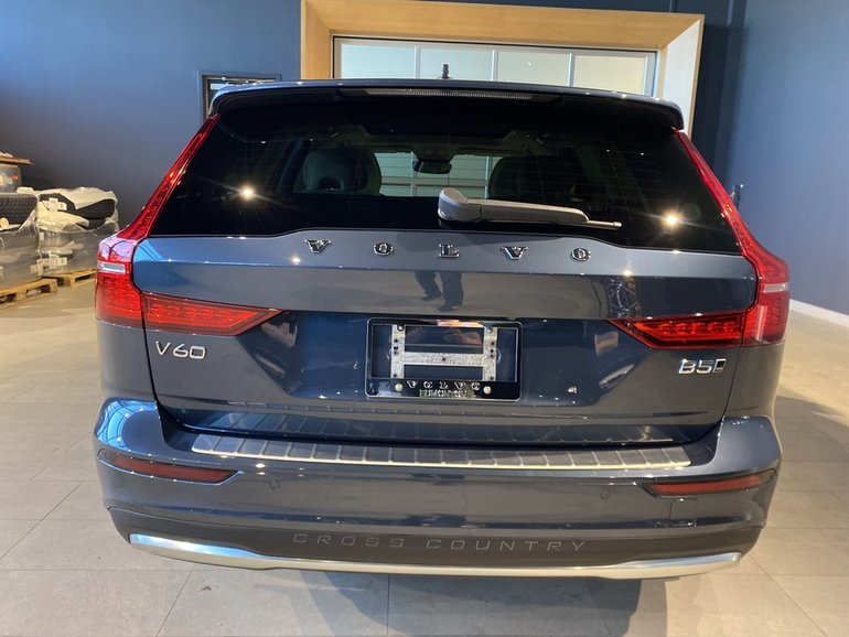 2025 Volvo V60 Cross Country