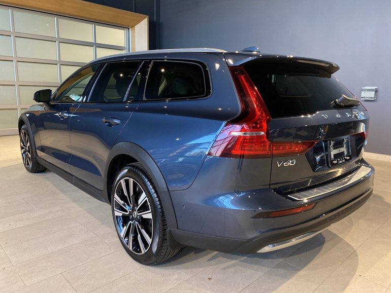 2025 Volvo V60 Cross Country