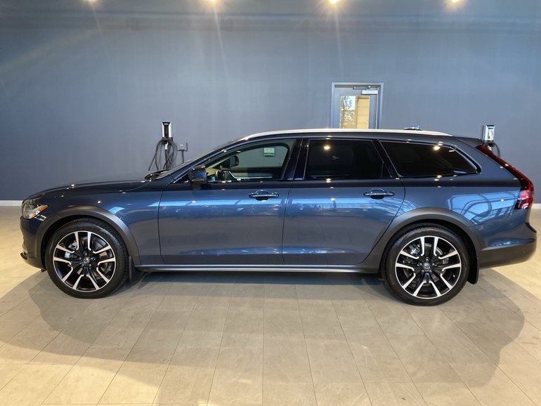 2023 Volvo V90 Cross Country