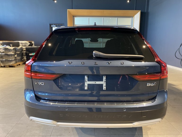 2023 Volvo V90 Cross Country