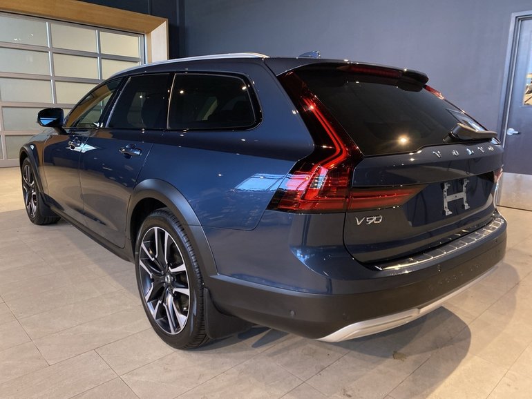 2023 Volvo V90 Cross Country