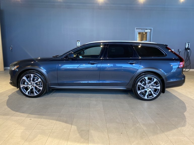 2023 Volvo V90 Cross Country