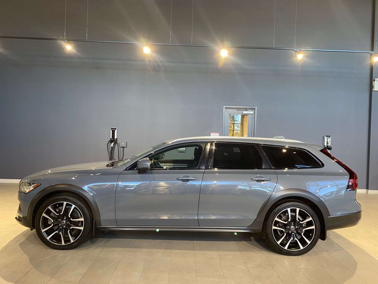 2023 Volvo V90 Cross Country