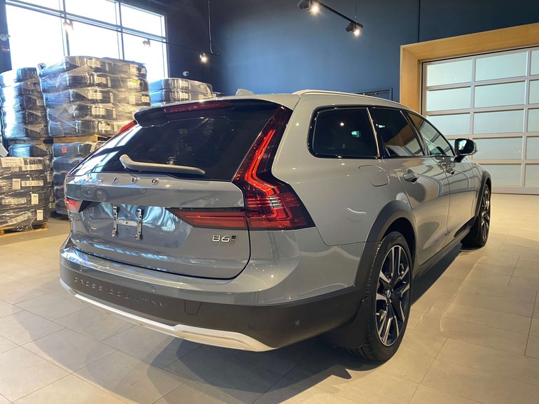 2023 Volvo V90 Cross Country