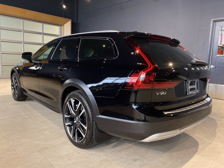 2025 Volvo V90 Cross Country