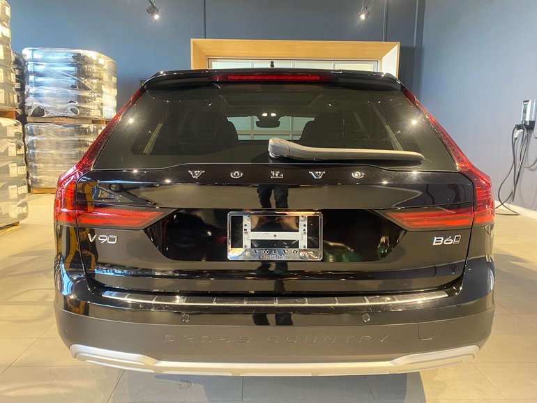 2025 Volvo V90 Cross Country