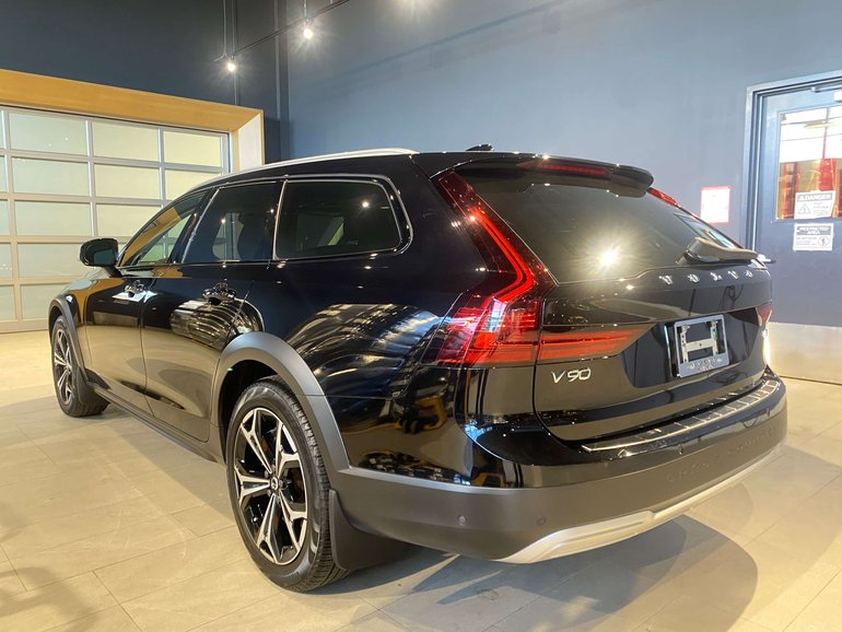 2025 Volvo V90 Cross Country