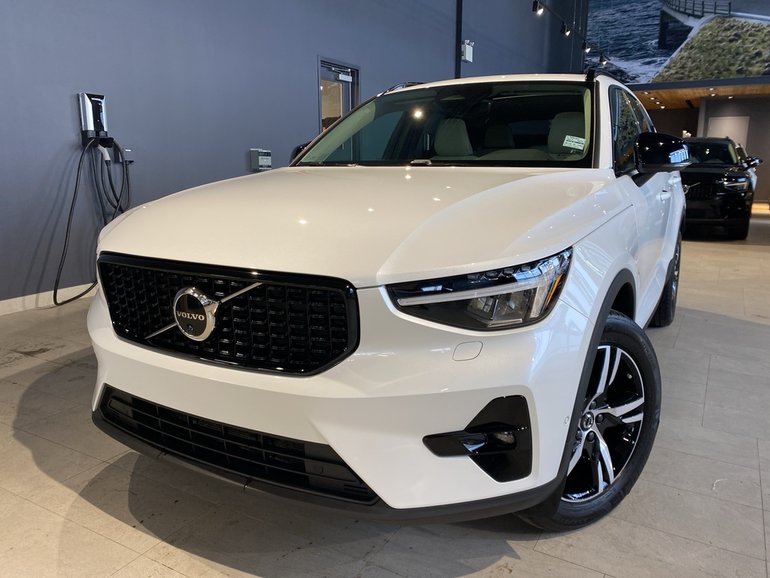 2023 Volvo XC40