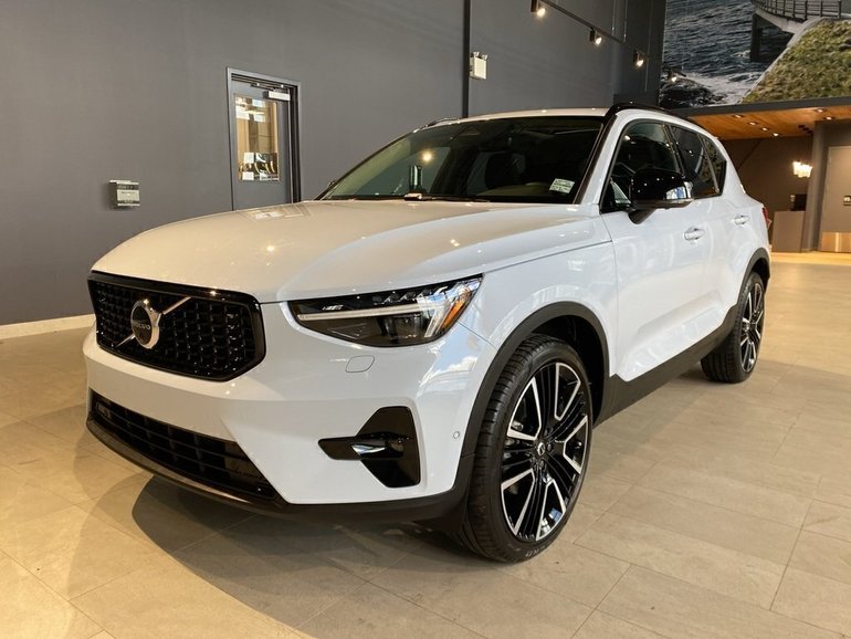 2025 Volvo XC40