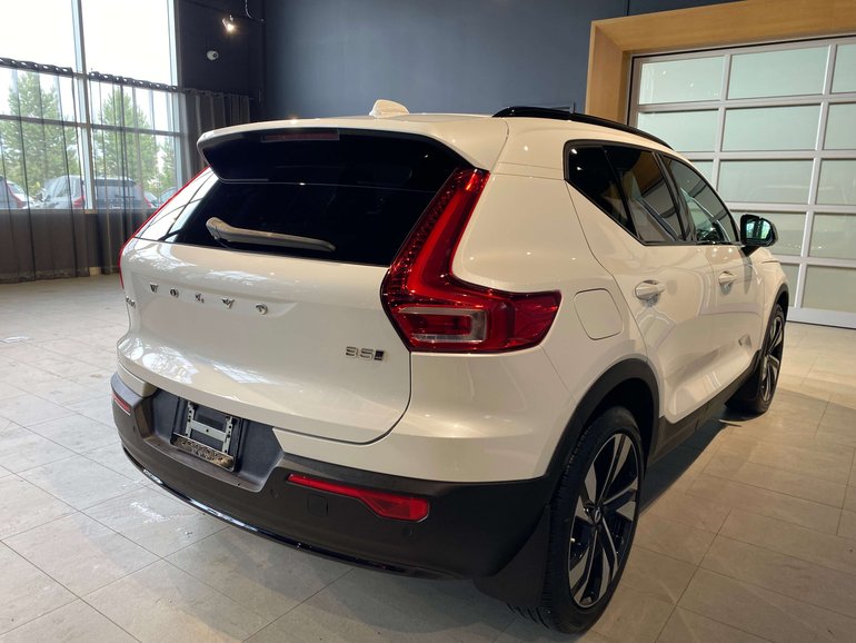 2025 Volvo XC40