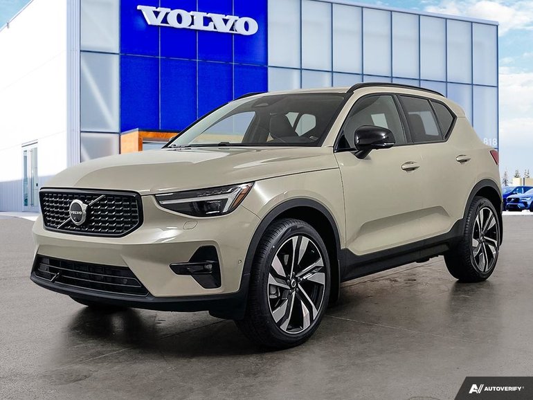 2025 Volvo XC40 PLUS DARK THEME