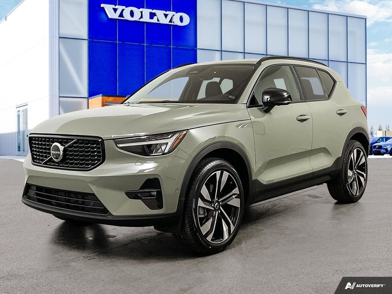 2025 Volvo XC40 PLUS DARK THEME