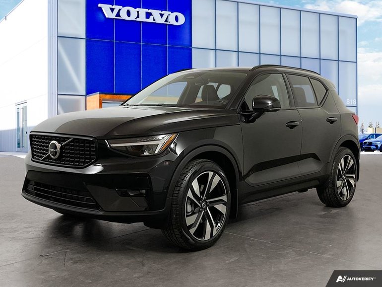 2025 Volvo XC40 PLUS DARK THEME