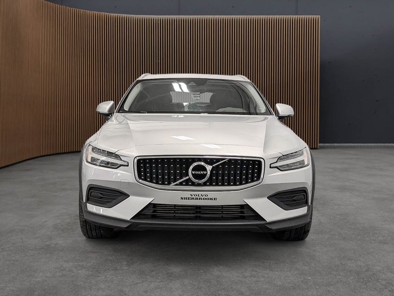2020 Volvo V60 Cross Country