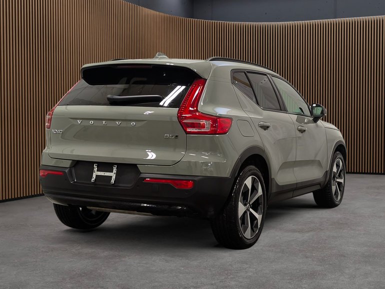 2025 Volvo XC40