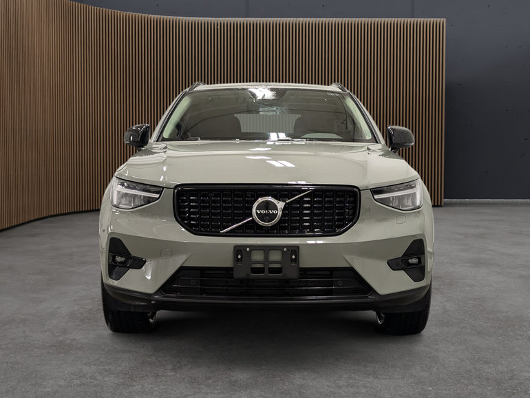 2025 Volvo XC40