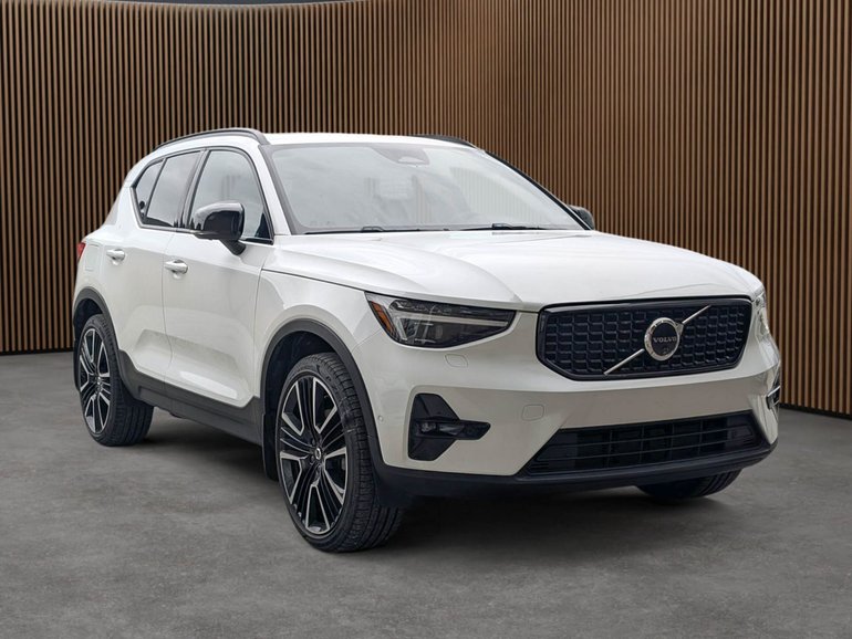 2025 Volvo XC40