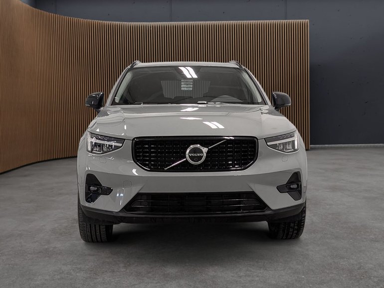 2025 Volvo XC40