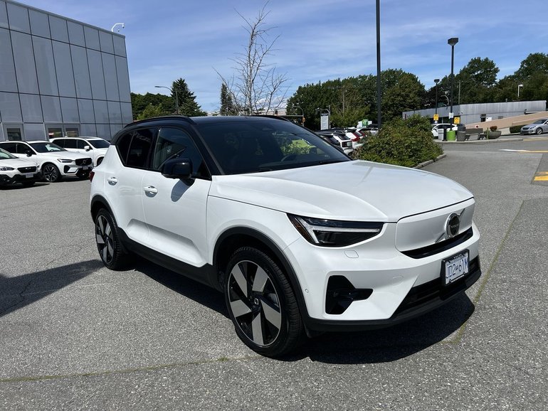 2025 Volvo EX40