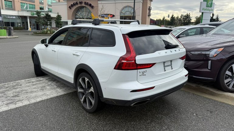 2019 Volvo V60 Cross Country