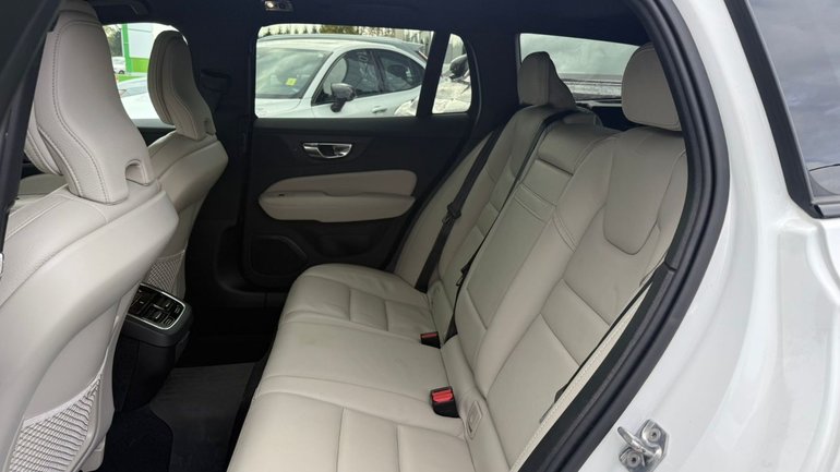 2019 Volvo V60 Cross Country