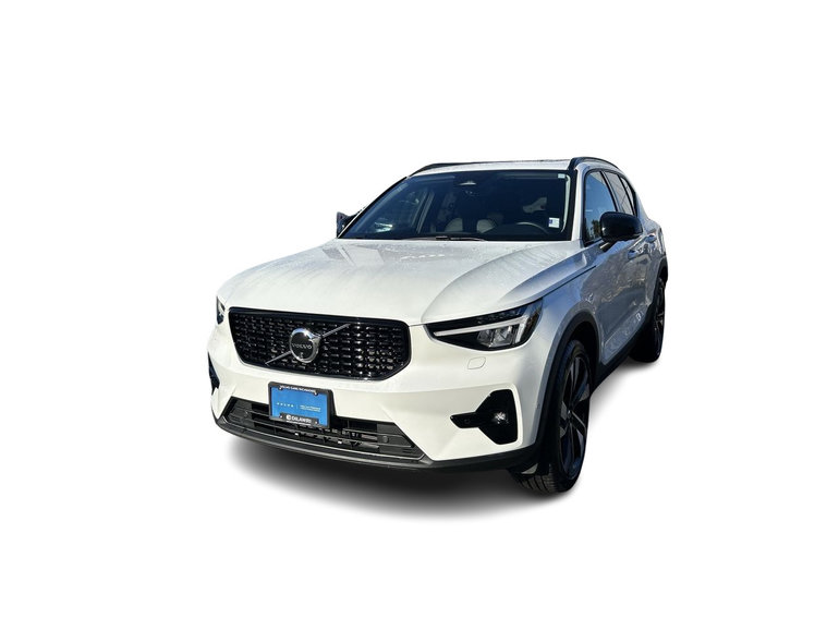 2025 Volvo XC40