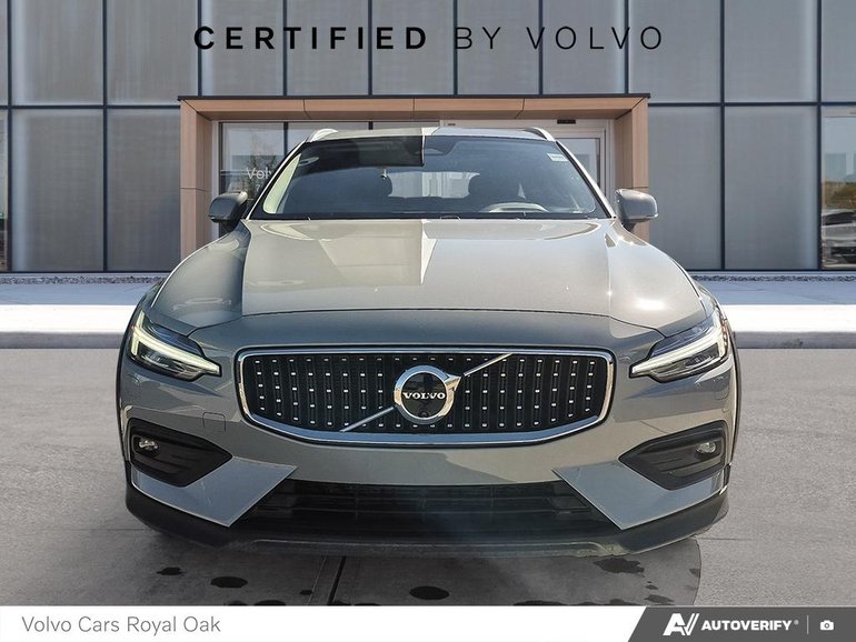 2025 Volvo V60 Cross Country