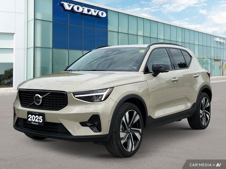 2025 Volvo XC40