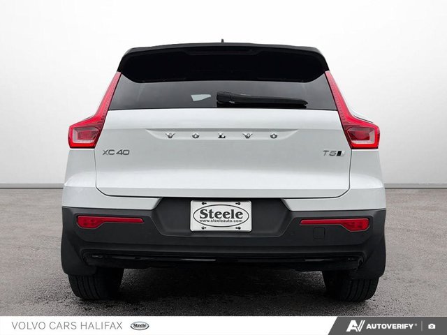 2022 Volvo XC40
