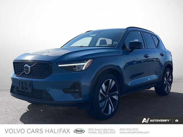 2025 Volvo XC40