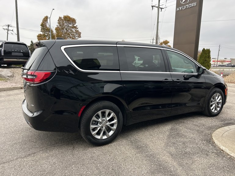 2025 Chrysler Pacifica