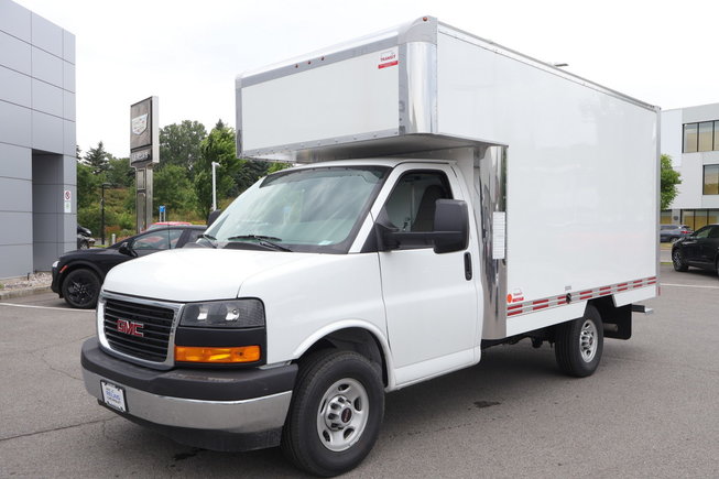 2026 GMC Savana Cutaway 3500 WT...