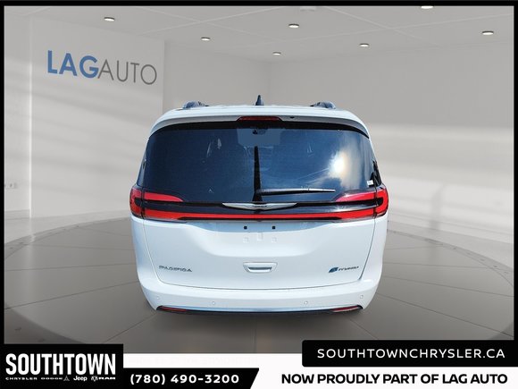 2024 Chrysler Pacifica Hybrid Pinnacle