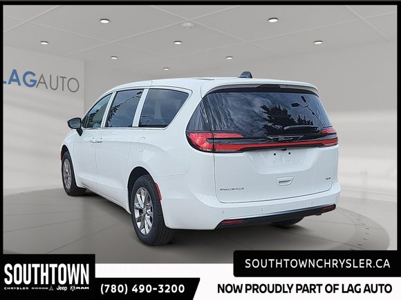 2027 Chrysler Pacifica SELECT AWD