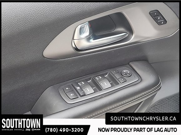 2027 Chrysler Pacifica SELECT AWD